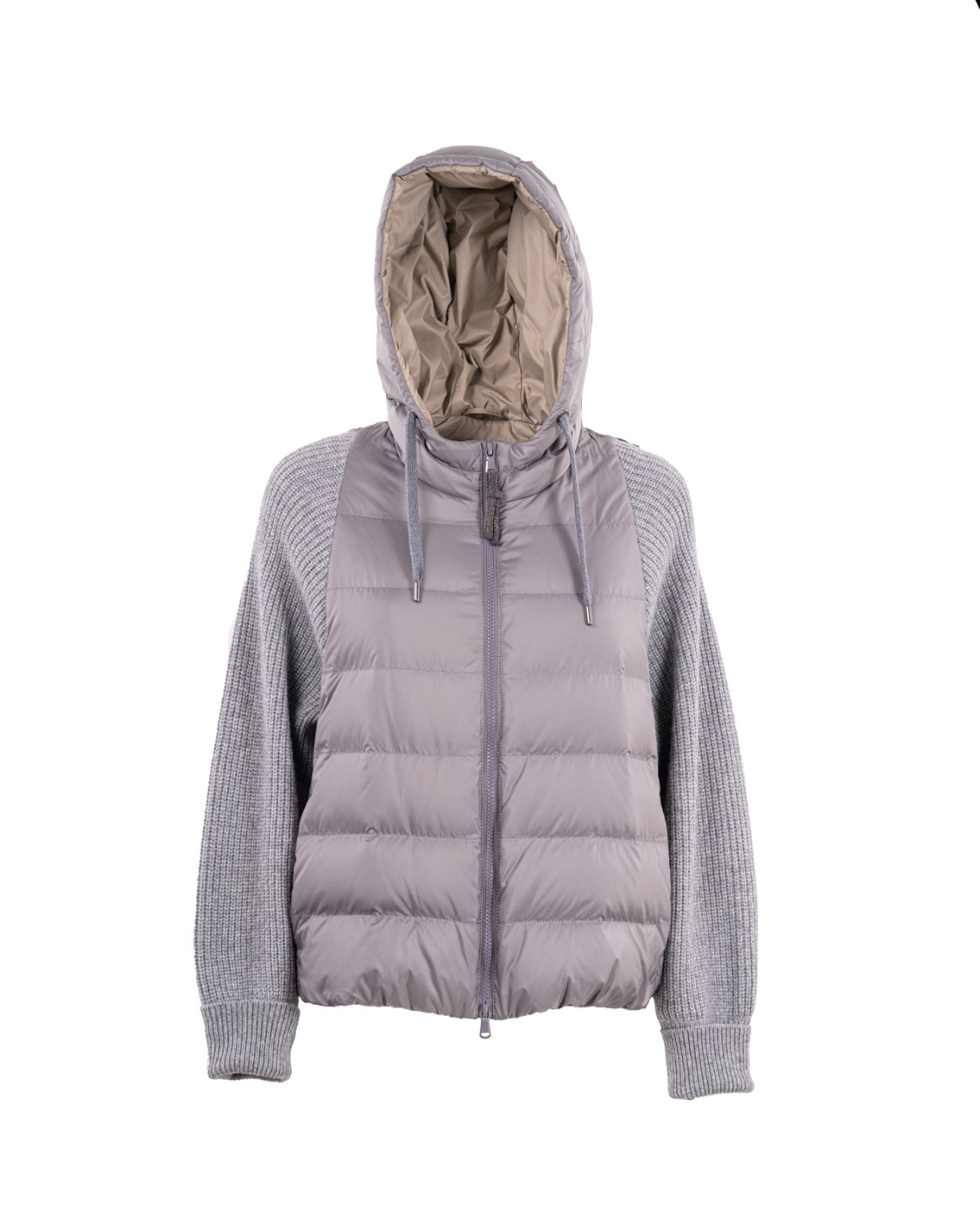 shop BRUNELLO CUCINELLI  Bomber: Brunello Cucinelli piumino in nylon opaco idrorepellente con monile, cappuccio e manica in maglia di lana vergine, cashmere e Chiusura con zip e doppio cursore.
Tasche basse.
Fondo con coulisse.
Cappuccio regolabile con coulisse.
Decorazione in monile Nickel-free.
Imbottitura realizzata con materiali naturali di alta qualità: 90% piumino d'oca, 10% piuma d'oca.
Composizione: 100% Poliestere. 
Made in Italy.. MH5042699-CDA64 number 3816908